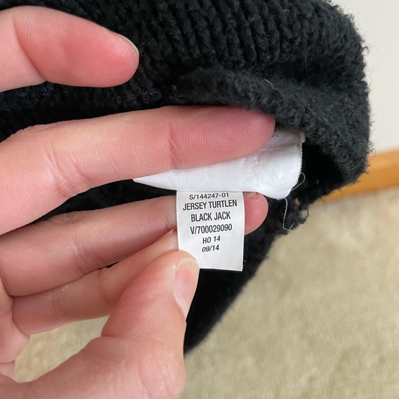 Turtleneck sweater - Picture 6 of 10